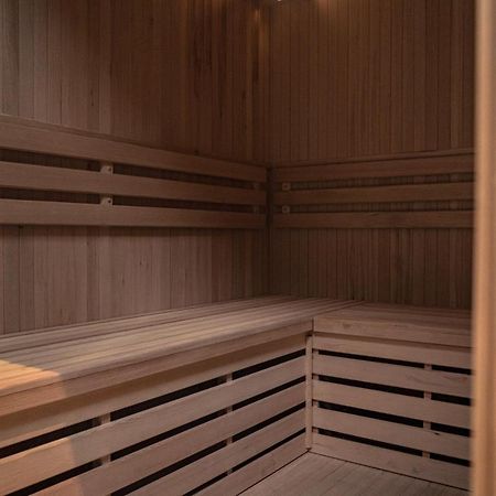 Set Spa Mouscron Luaran gambar