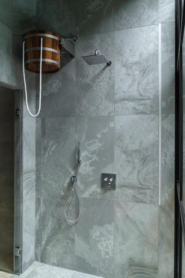 Set Spa Mouscron Luaran gambar
